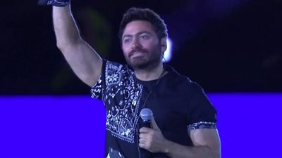 تامر حسني عن إحيائه حفل مباراة السوبر المصري: محبتكم في قلبي (فيديو)