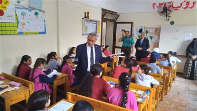 جولة وكيل تعليم الدقهلية لتفقد امتحانات النقل (صور)