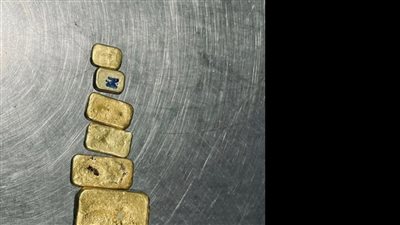 حكاية 3 محاولات لتهريب الذهب بمطار القاهرة.. ابتكار سبائك على شكل كارت الفيزا لتضليل الجمارك