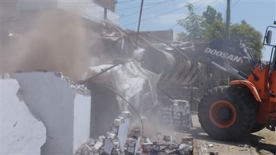 الجيزة تزيل 73 حالة تعد على أملاك الدولة بمنشأة القناطر