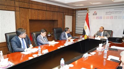 نائب وزيرة التخطيط يستقبل وفدًا من كوريا الجنوبية لمناقشة تشكيل بيئة تشريعية جاذبة