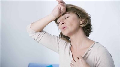 أعراض انقطاع الطمث، وطرق مواجهتها والتأقلم معها