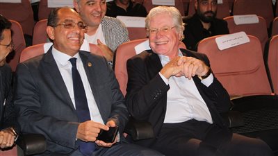 انطلاق حفل افتتاح مهرجان جمعية الفيلم في دورته الـ 49 بحضور حسين فهمي (صور) 