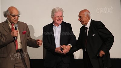 مفاجأة من حسين فهمي بخصوص الدورة القادمة لمهرجان القاهرة السينمائي (فيديو وصور) 