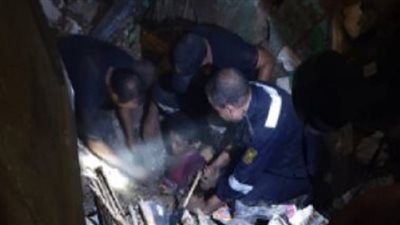 الحماية المدنية تنتشل طفلًا من تحت أنقاض المنزل المنهار بالشرقية