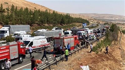 مصرع وإصابة 35 شخصا في حادث سير بتركيا