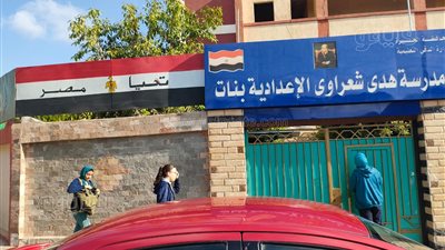 طلاب صفوف النقل يتوافدون على اللجان في ثاني أيام الامتحانات (صور)