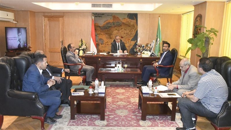 محافظ الفيوم يتابع