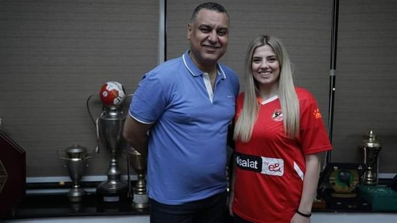 الأهلي يتعاقد مع