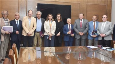نيفين الكيلاني تناقش آليات الإعداد لتقرير الحالة الثقافية لمصر