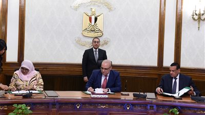 رئيس الوزراء يشهد مراسم توقيع اتفاقية بين الحكومة المصرية والأمم المتحدة (برنامج المستوطنات البشرية)