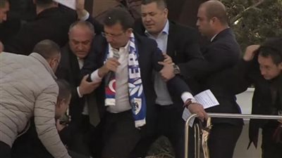 حجارة تقطع مؤتمرا انتخابيا للمعارضة التركية