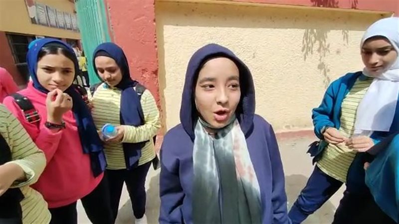 طالبات الصف الأول