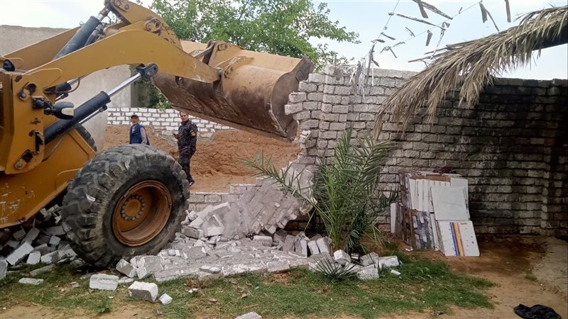 جانب من إزالة التعديات،
