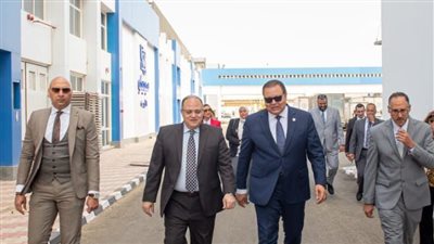 الاعتماد والرقابة الصحية في زيارة لأول مصنع مصري لإنتاج مستحضرات وأدوية الأورام 