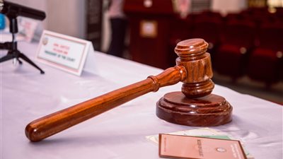 استدعاء أهل شاب توفي عقب سقوطه من شرفة شقته في الساحل