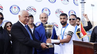 عامر حسين يشهد تتويج سموحة بدوري الجمهورية للشباب 2001