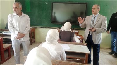 وكيل تعليم كفر الشيخ يتفقد لجان امتحانات النقل 