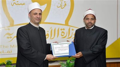 بالأسماء، رئيس القطاع الديني يكرِّم المتميزين في الدعوة الإلكترونية