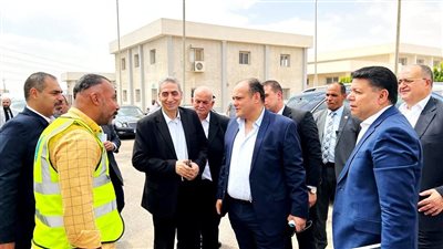 وزير التجارة: جارٍ الانتهاء من إنشاء 100 مصنع للأحذية والملابس