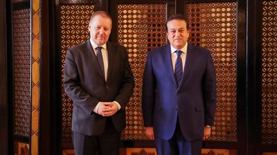 خالد عبد الغفار يبحث مع نائب وزير الصحة في التشيك سبل التعاون المشترك