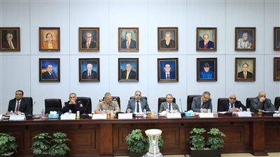 وزير السياحة يترأس الاجتماع 5 للجنة تراخيص المنشآت الفندقية والسياحية