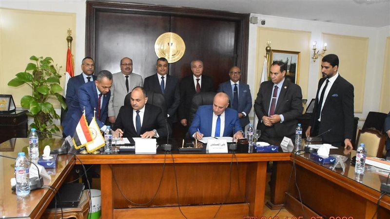 خلال توقيع البروتوكول