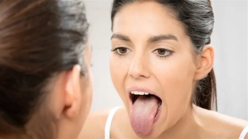 تنظيف اللسان ضرورة