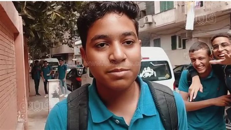 طلاب الصف الاول الثانوي،