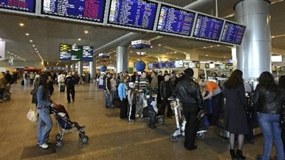 4 حالات يضطر فيها قائد الطائرة إلى الهبوط اضطراريا 