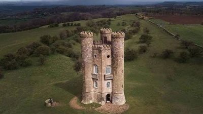 قصة القصر المعزول على جزيرة ومكافأة الـ50 ألف دولار لمن يسكنه شهرا، ما الحقيقة؟