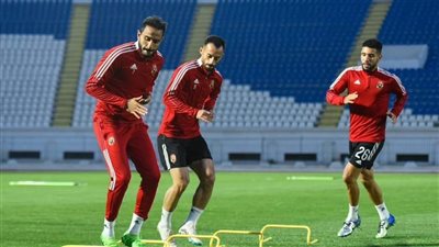 كولر يحاضر لاعبي الأهلي بالفيديو استعدادا لمواجهة الترجي 