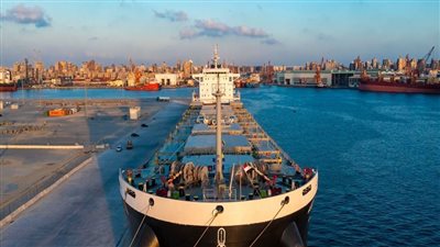 وزير النقل يتفقد التجهيزات النهائية لمحطة تحيا مصر ويتفقد سفينة وادي الملوك