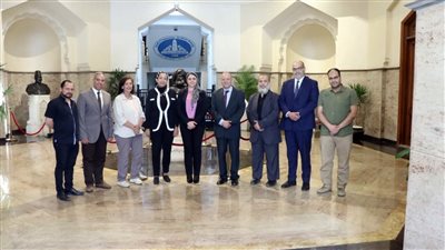 تعاون بين مركز تحديث الصناعة وهندسة عين شمس لتطوير مشروعات الكليم اليدوي