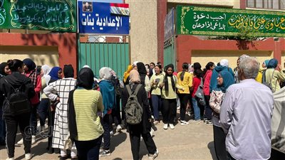 طالبات ثانية إعدادي عن امتحان الجبر والإحصاء: سهل جدا والوقت كافي (فيديو )