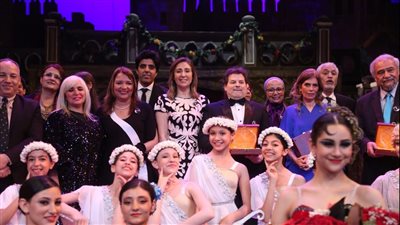 ‎وزيرة الثقافة تُكرم الباليرينا ماجدة صالح وخريجي عام 1983