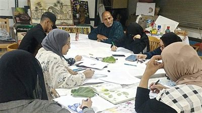 فرع ثقافة الإسماعيلية ينظم ورشة لتعليم الرسم بالأحبار (صور) 