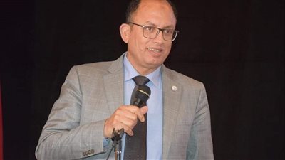 رئيس جامعة حلوان: حريصون على تنظيم ملتقيات التوظيف لإتاحة فرص عمل مناسبة للخريجين