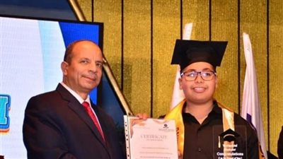 وكيل تعليم الأقصر يشهد حفل تخرج مدارس النيل الدولية