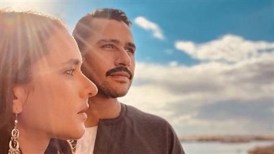  علي الطيب: نيللي كريم ممتعة وصاحبة طاقة إيجابية 