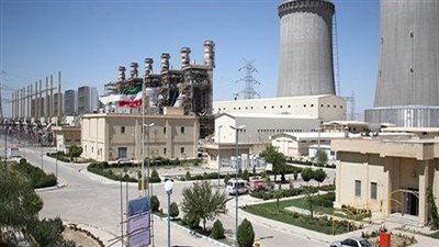 اندلاع حريق داخل محطة طاقة في أصفهان غربي إيران (فيديو)