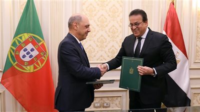 وزير الصحة ونظيره البرتغالي يوقعان بروتوكول تعاون مشترك بين البلدين