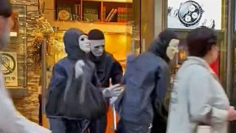 سرقة متجر ساعات في