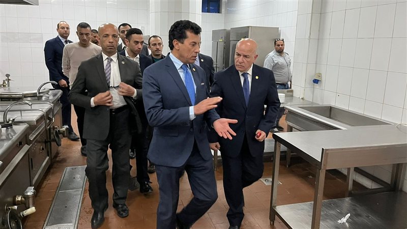 وزير الرياضة يطمئن