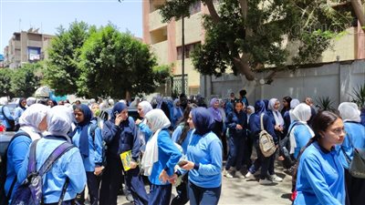 طالبات أولى ثانوي بالجيزة: امتحان التاريخ واللغة الأجنبية الثانية سهل (فيديو)