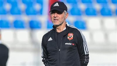 دوري أبطال أفريقيا، كولر يحاضر اللاعبين قبل المران الأول