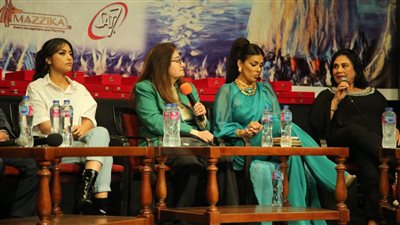 ندوة فيلم كاملة بمهرجان المركز الكاثوليكي بحضور أبطال العمل (صور)