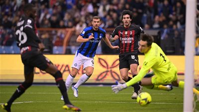 بث مباشر لقاء الميلان وإنتر ميلان في دوري الأبطال اليوم