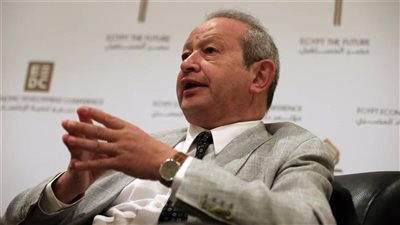 نجيب ساويرس عن عادل إمام: عظيم مصر زرته حديثا وكان كويس رغم أنف الجهلاء والحاقدين