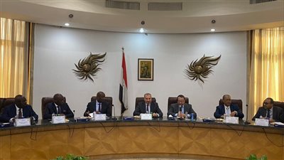 وزير العمران الأنجولى يبدي إعجابه بإنجازات التنمية الحضرية بمصر